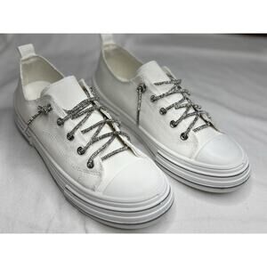 WOMEN'S VERY G AMAN FASHION SNEAKERS IN WHITE SIZE 10 NEW